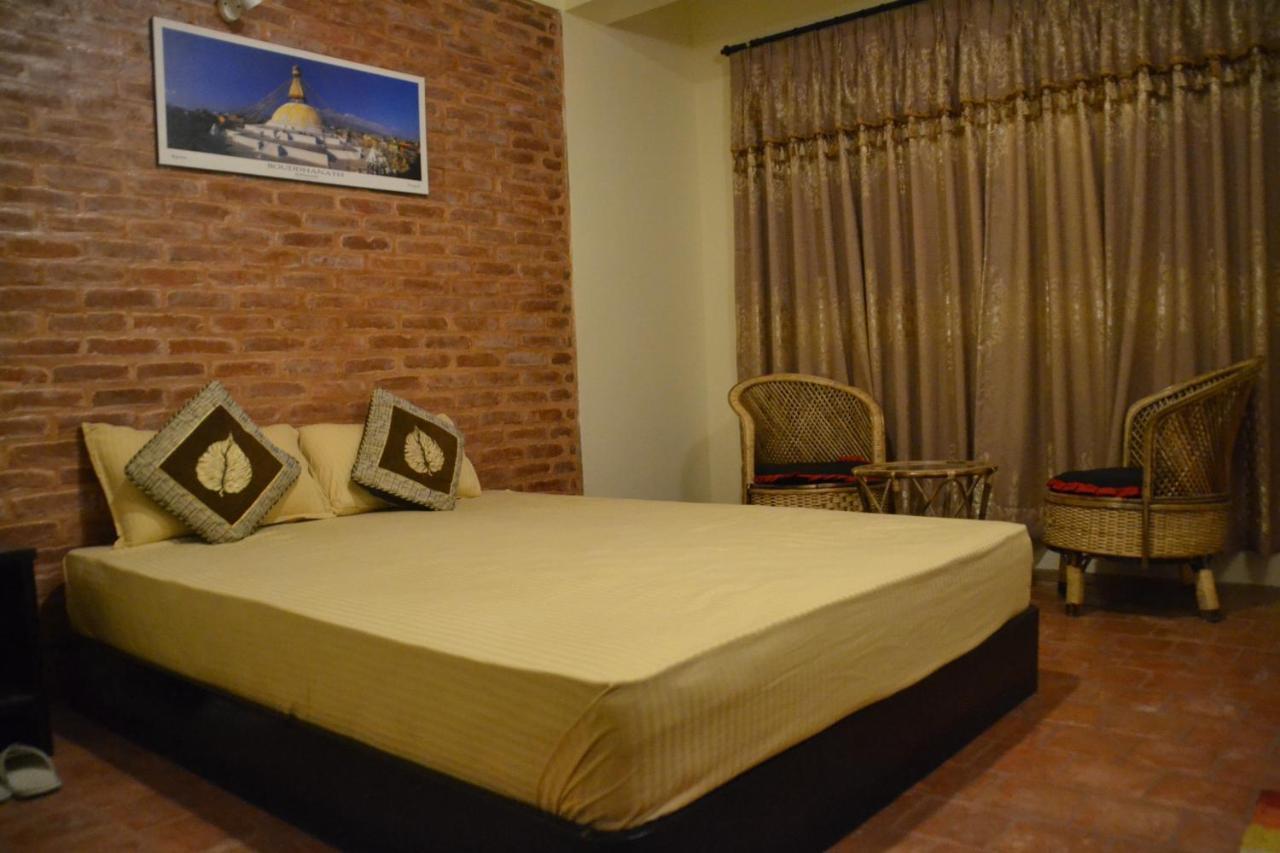 Pradhan House - Home Stay With Garden Бхактапур Экстерьер фото
