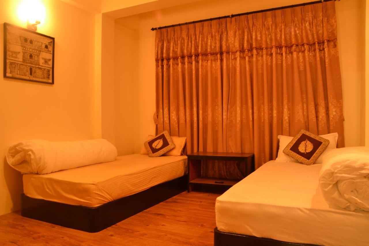 Pradhan House - Home Stay With Garden Бхактапур Экстерьер фото