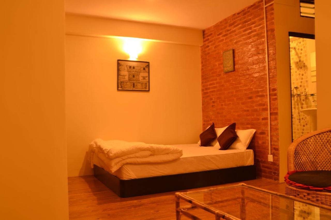 Pradhan House - Home Stay With Garden Бхактапур Экстерьер фото